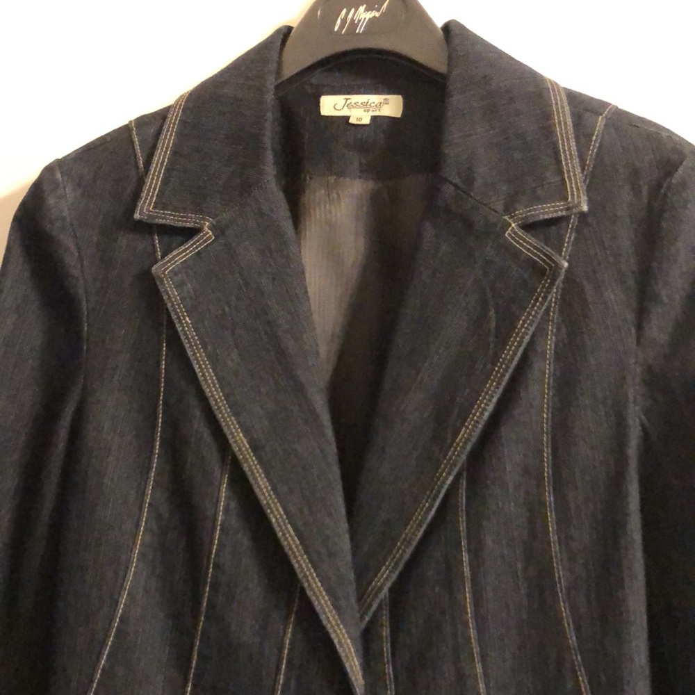 Fitted denim jacket. Size 10. Jessica Sport